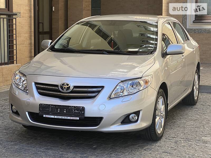 Седан Toyota Corolla 2008 в Києві