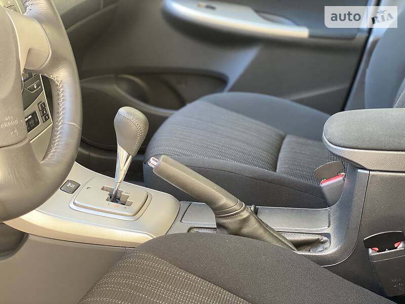 Седан Toyota Corolla 2008 в Києві