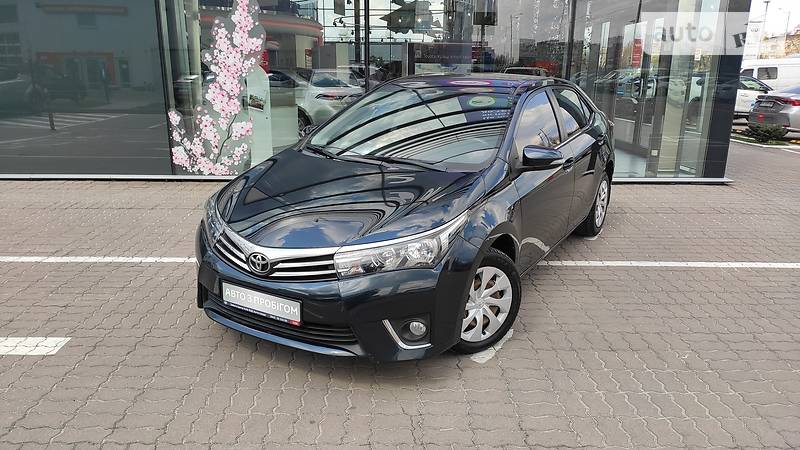 Седан Toyota Corolla 2013 в Киеве