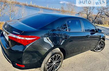 Седан Toyota Corolla 2014 в Днепре