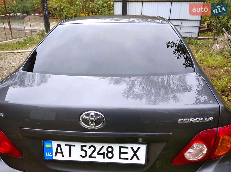 Седан Toyota Corolla 2008 в Путиле