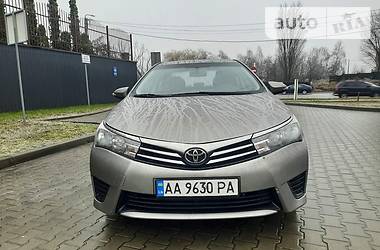 Седан Toyota Corolla 2016 в Киеве