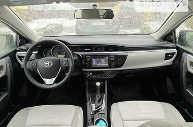 Седан Toyota Corolla 2014 в Львове