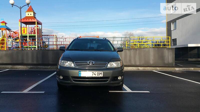 Універсал Toyota Corolla 2004 в Вишгороді
