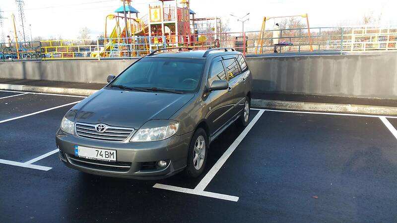 Універсал Toyota Corolla 2004 в Вишгороді