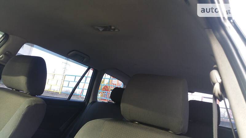 Універсал Toyota Corolla 2004 в Вишгороді