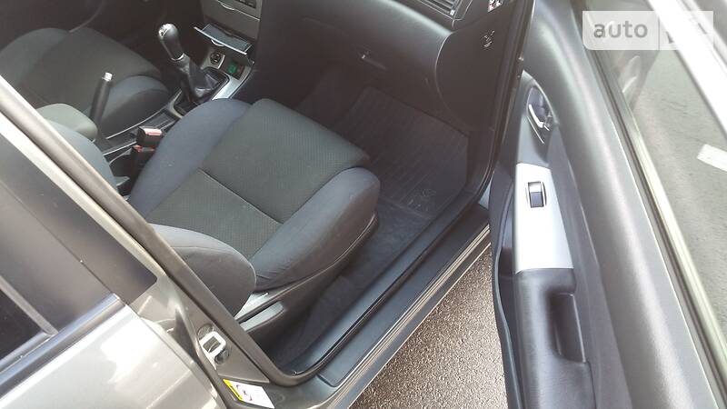 Універсал Toyota Corolla 2004 в Вишгороді