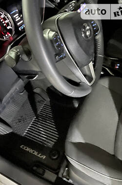 Хетчбек Toyota Corolla 2020 в Дніпрі