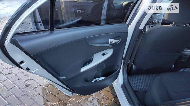 Седан Toyota Corolla 2008 в Виннице