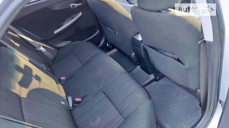Седан Toyota Corolla 2008 в Виннице