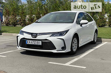 Седан Toyota Corolla 2020 в Киеве