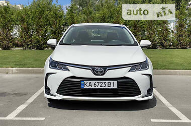 Седан Toyota Corolla 2020 в Киеве