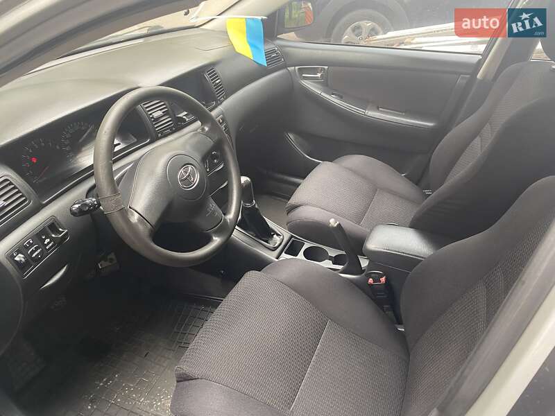 Седан Toyota Corolla 2004 в Черкассах