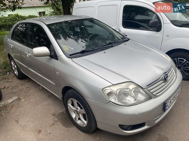 Седан Toyota Corolla 2004 в Черкассах