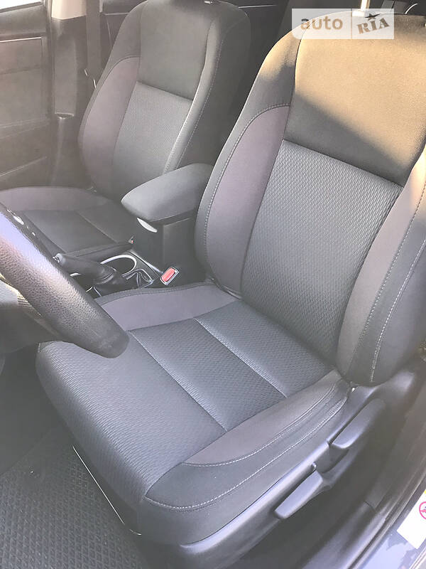 Седан Toyota Corolla 2016 в Харькове фото 14 Седан Toyota Corolla 2016 в Харькове