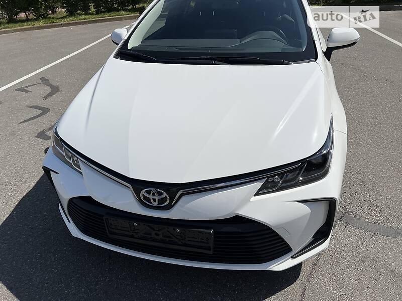 Седан Toyota Corolla 2020 в Киеве
