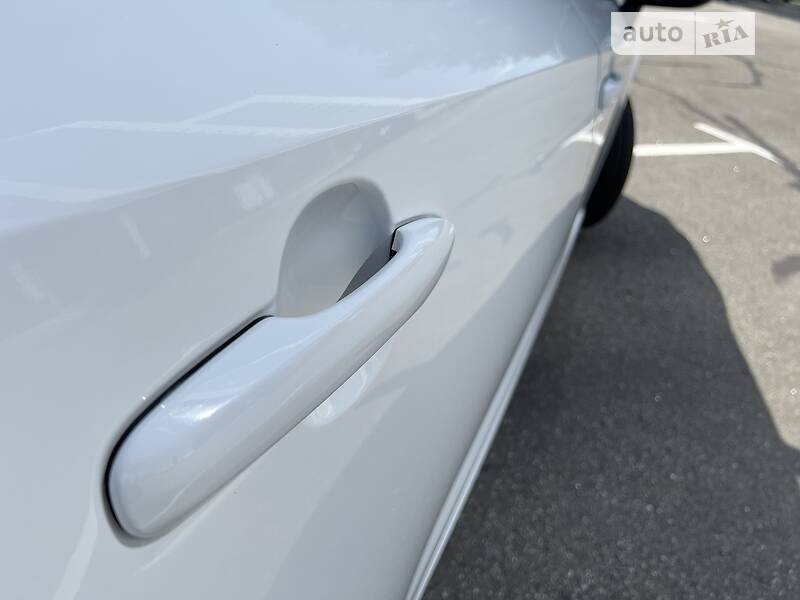 Седан Toyota Corolla 2020 в Киеве
