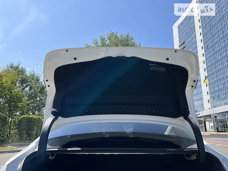 Седан Toyota Corolla 2020 в Киеве