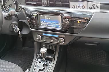 Седан Toyota Corolla 2015 в Киеве