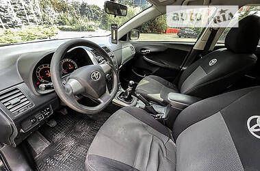 Седан Toyota Corolla 2011 в 