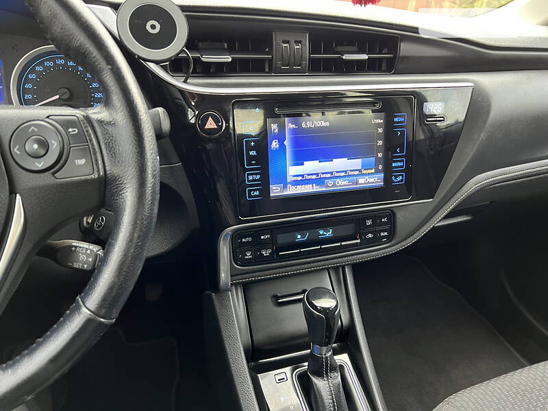 Седан Toyota Corolla 2018 в Лозовій