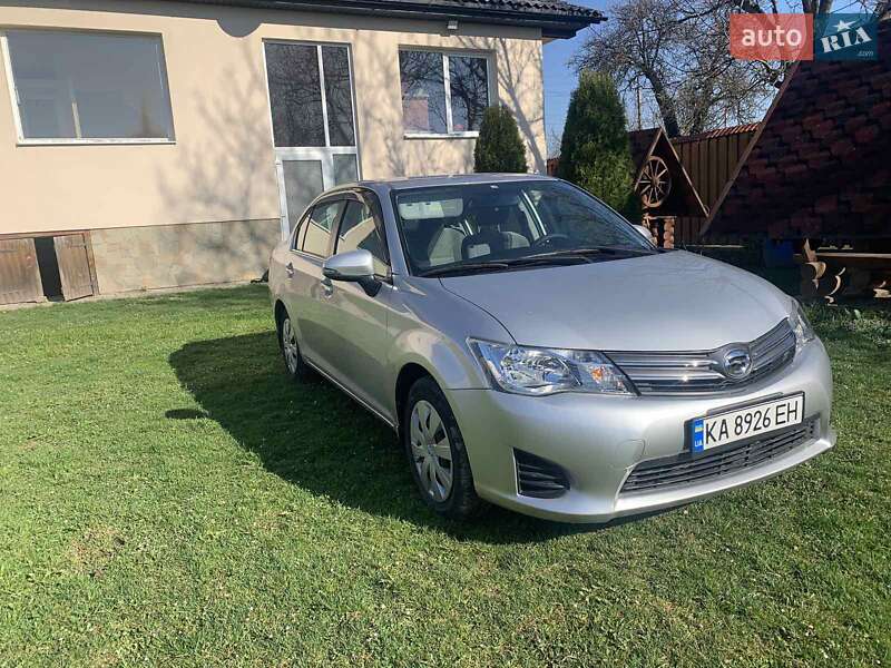 Седан Toyota Corolla 2013 в Тячеве