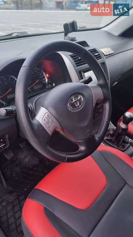 Седан Toyota Corolla 2013 в Одесі