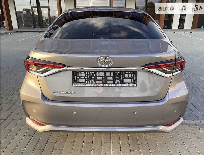 Седан Toyota Corolla 2019 в Львове