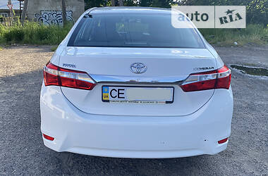 Седан Toyota Corolla 2013 в Черновцах