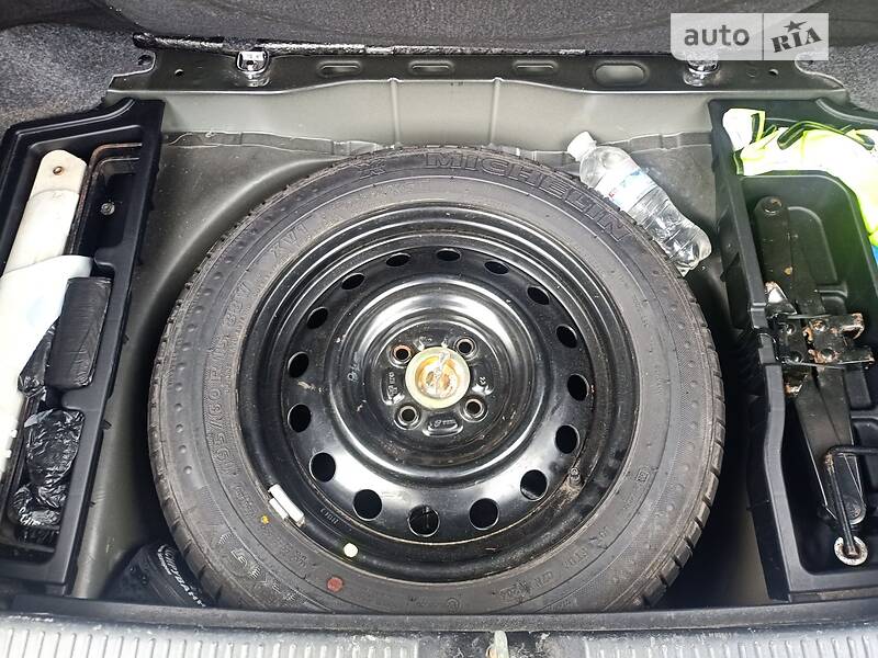 Хэтчбек Toyota Corolla 2004 в Одессе фото 17 Хэтчбек Toyota Corolla 2004 в Одессе