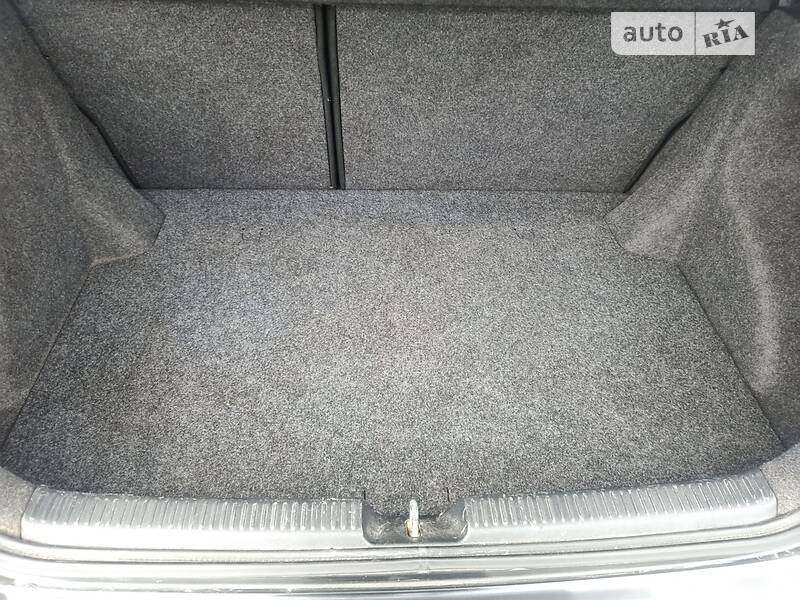 Хэтчбек Toyota Corolla 2004 в Одессе фото 21 Хэтчбек Toyota Corolla 2004 в Одессе