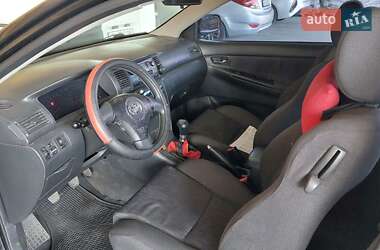Хэтчбек Toyota Corolla 2003 в 