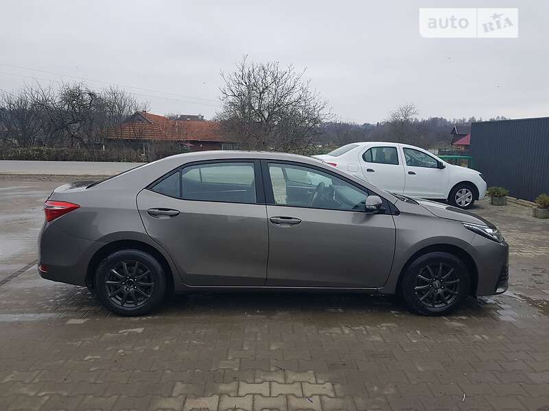 Седан Toyota Corolla 2018 в Коломиї