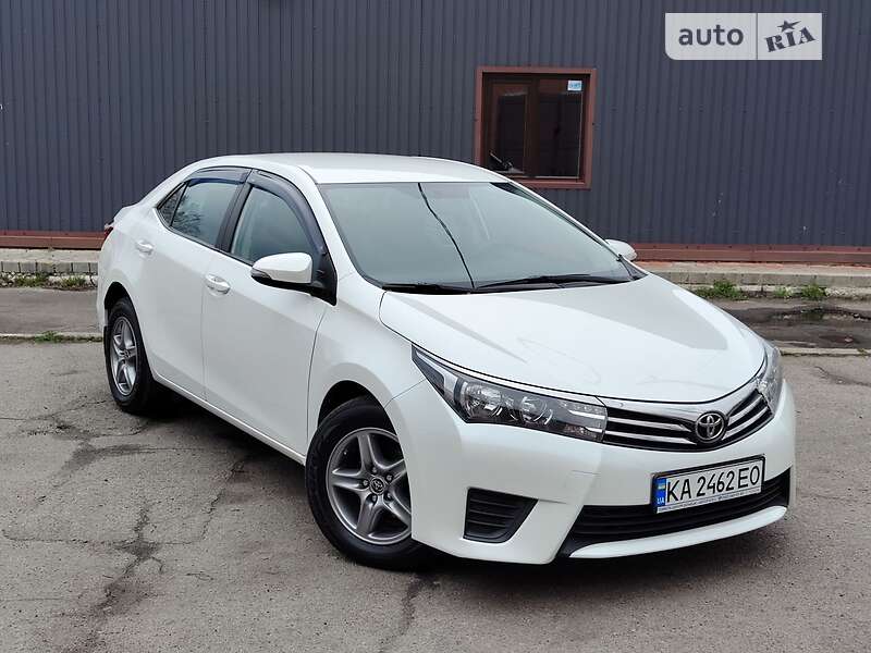 Седан Toyota Corolla 2013 в Першотравенске