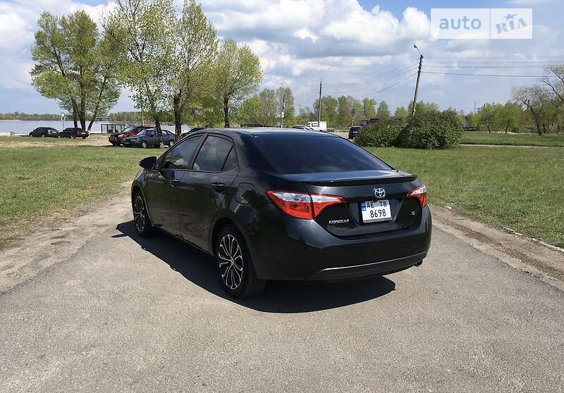 Седан Toyota Corolla 2014 в Кам'янському