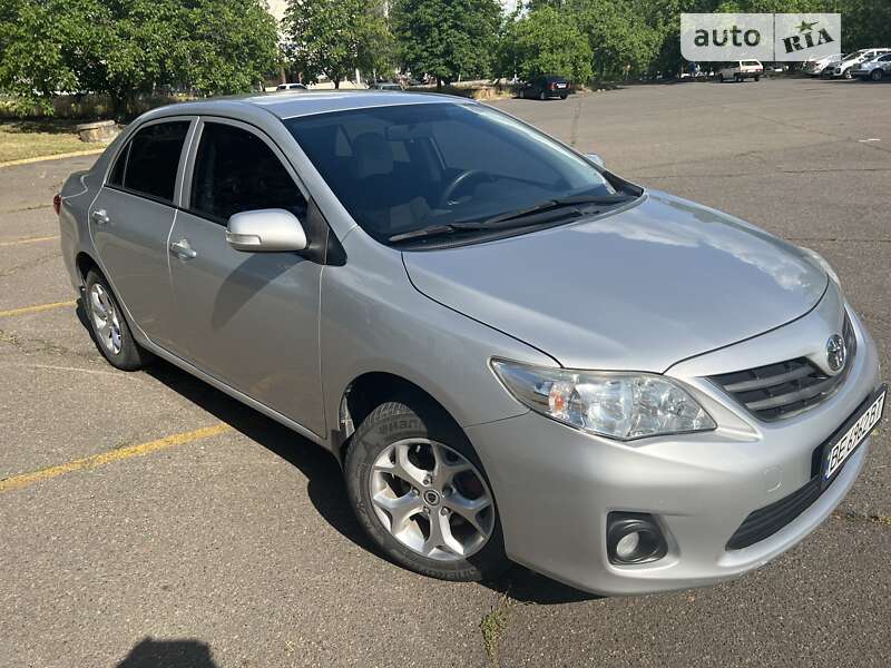Седан Toyota Corolla 2011 в Южноукраинске