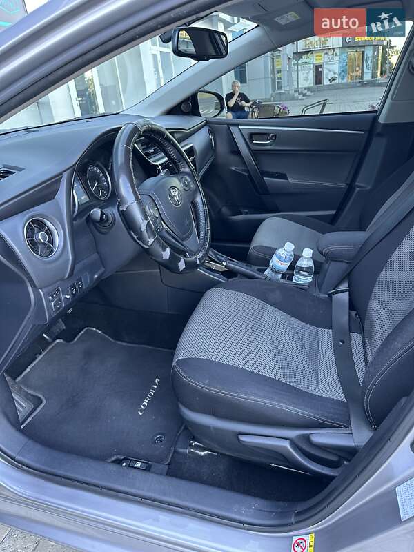 Седан Toyota Corolla 2018 в Днепре