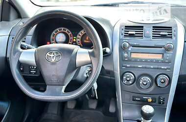 Седан Toyota Corolla 2010 в 