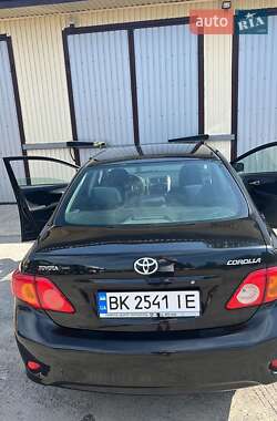 Седан Toyota Corolla 2008 в Ровно