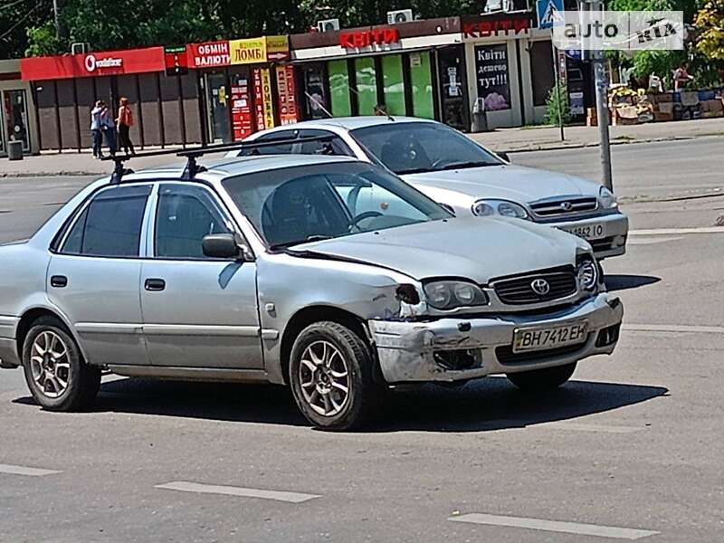 Хэтчбек Toyota Corolla 1999 в Одессе