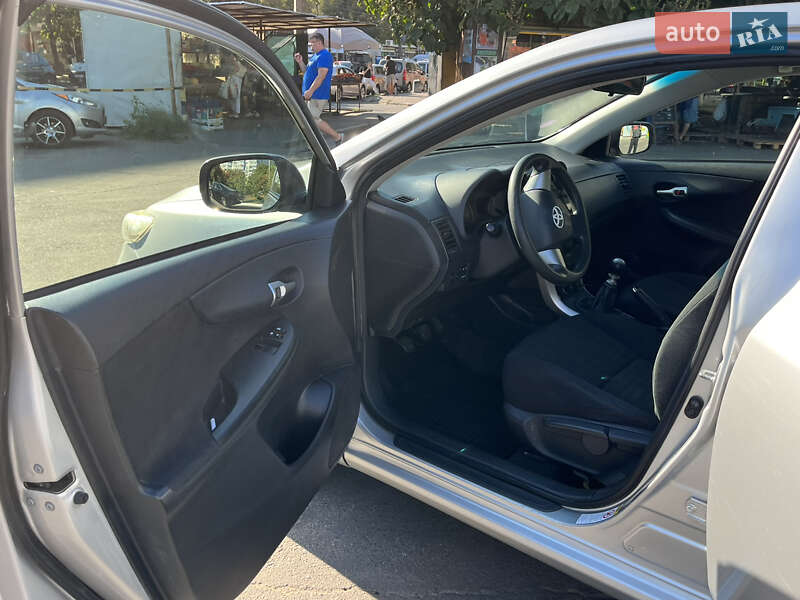 Седан Toyota Corolla 2012 в Одесі