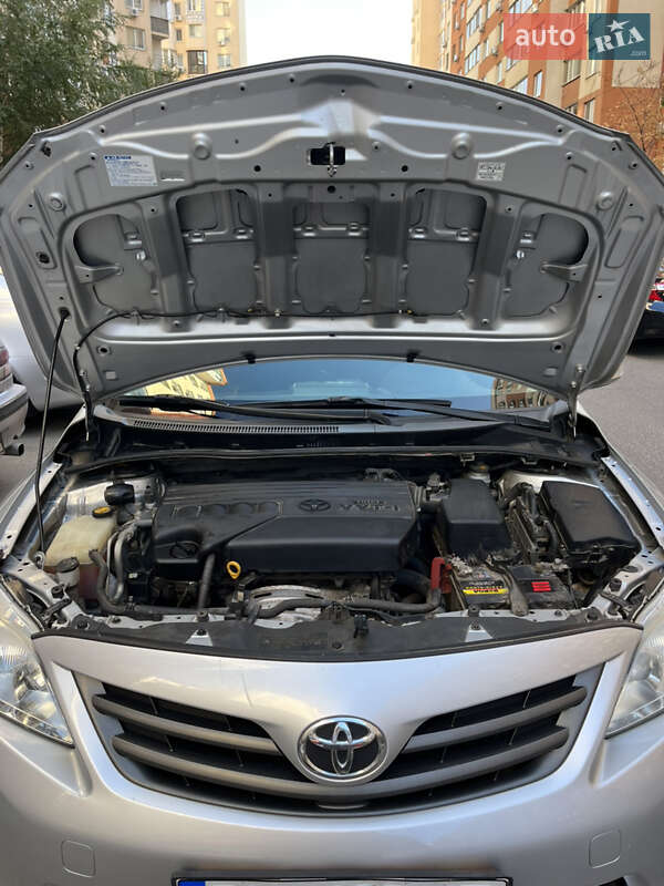 Седан Toyota Corolla 2012 в Одесі