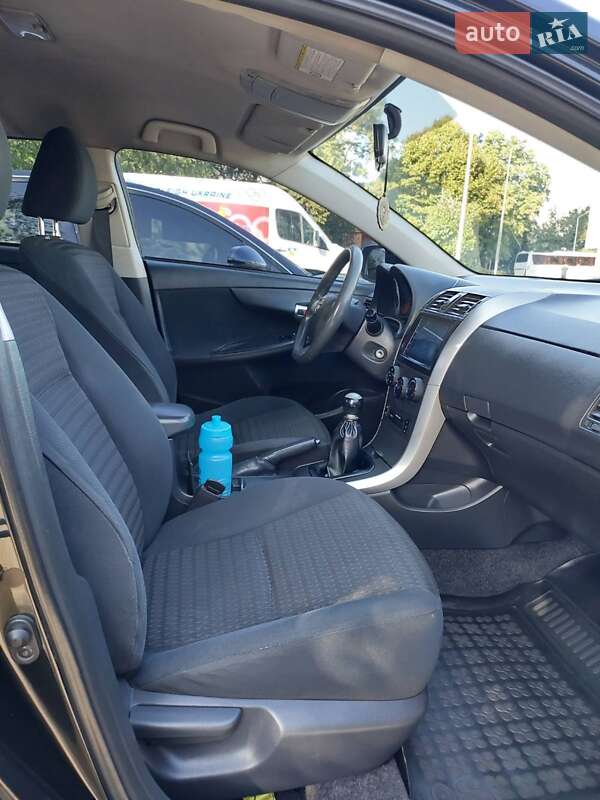 Седан Toyota Corolla 2011 в Киеве