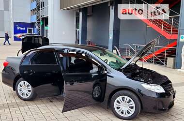 Седан Toyota Corolla 2011 в Києві
