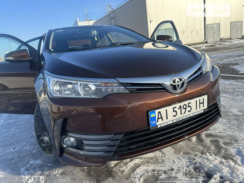 Седан Toyota Corolla 2016 в Борисполе