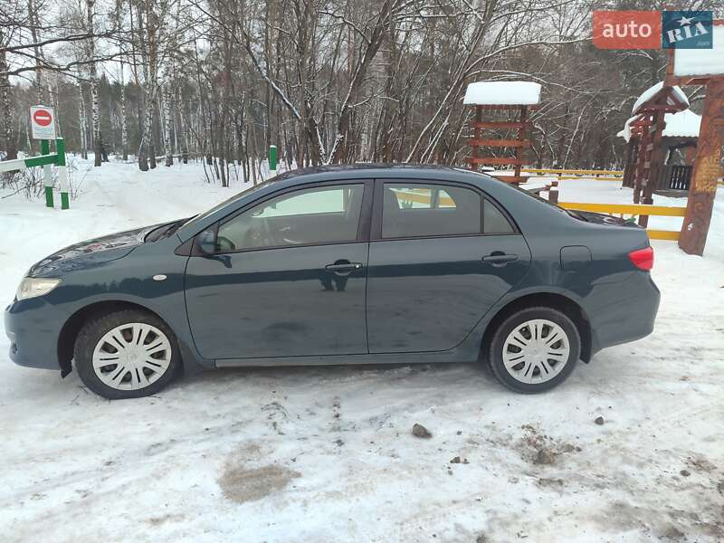 Седан Toyota Corolla 2007 в Корюківці