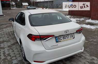 Седан Toyota Corolla 2019 в Ужгороде