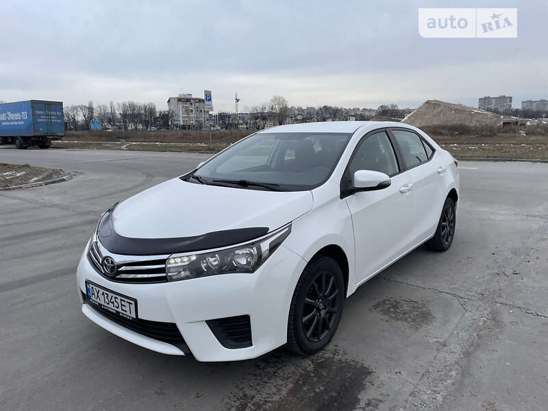 Седан Toyota Corolla 2013 в Києві