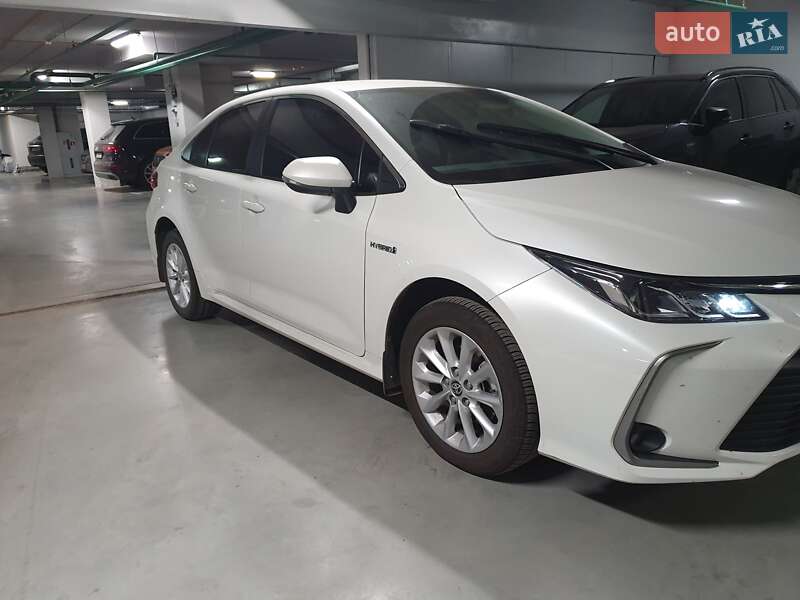 Седан Toyota Corolla 2021 в Киеве