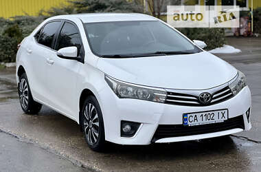 Седан Toyota Corolla 2014 в 